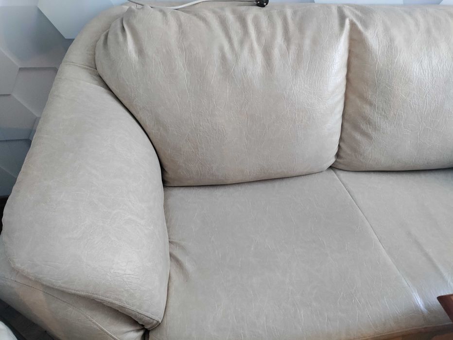Запазен комплект дивани - двойка и тройка с функция сън