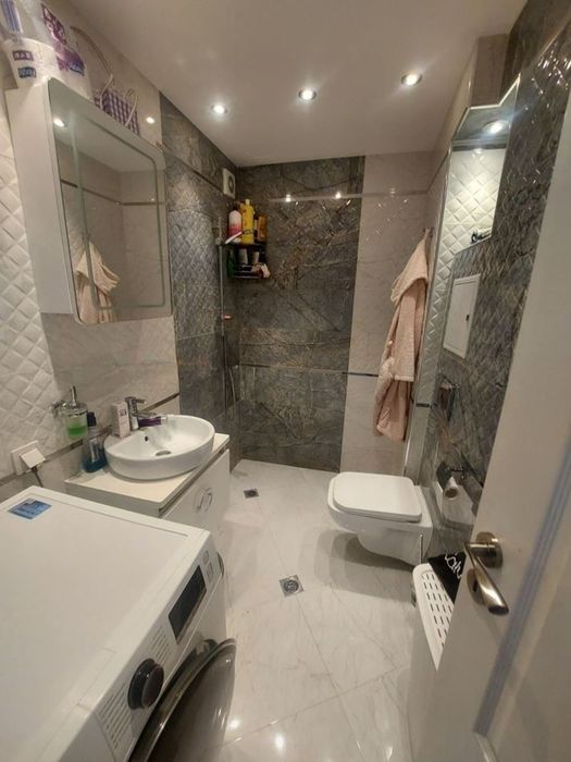 Дава се под наем Тристаен апартамент в София, Център - 68 кв.м за 846.6 € - Снимка #4