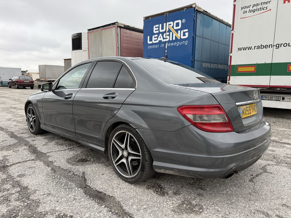 На части w204 Мерцедес C220 CDi Автомат / Панорама