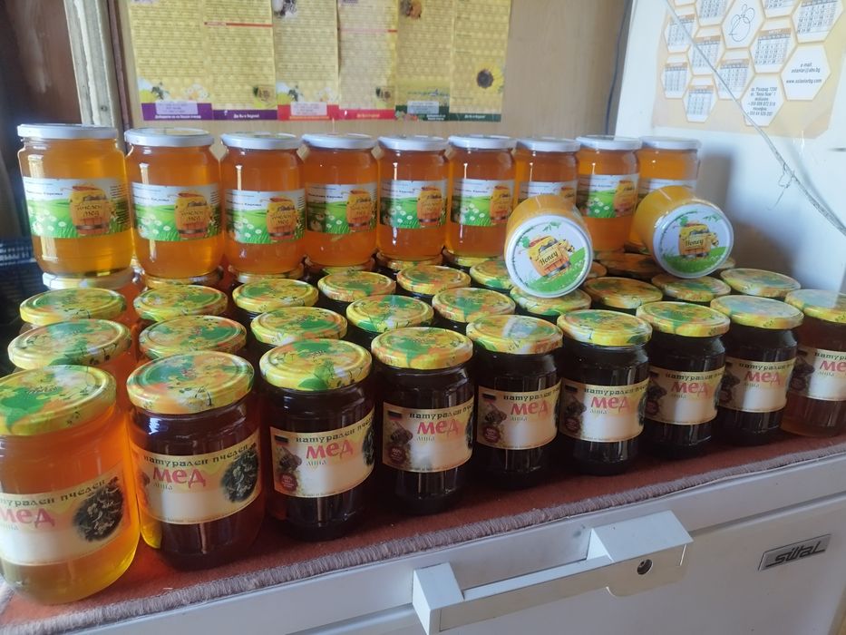 Продавам пчелен мед