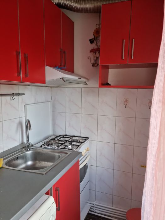 Închiriez garsoniera Valea Rosie