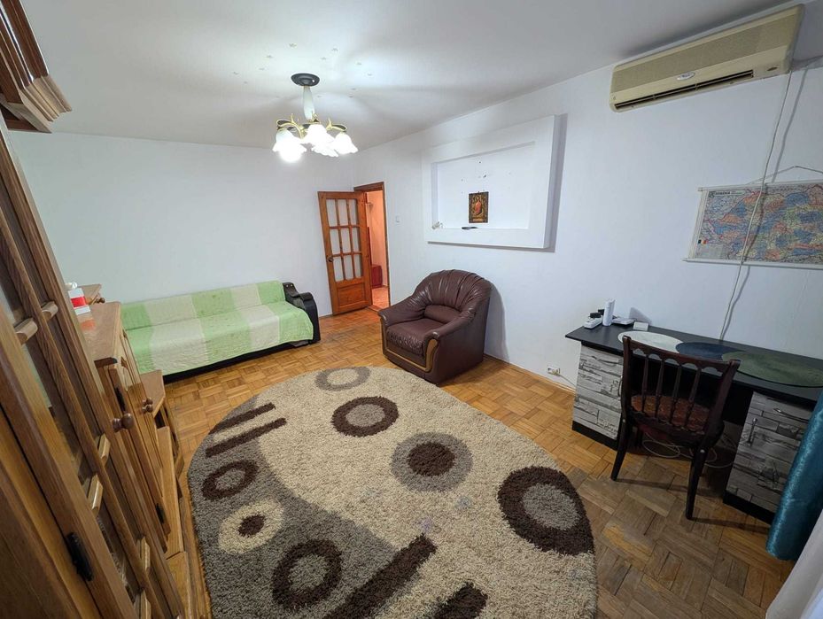 Închiriez apartament cu 2 camere decomandat