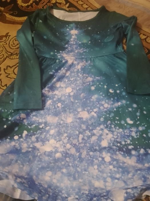 Продам платья на девочку 4-5лет