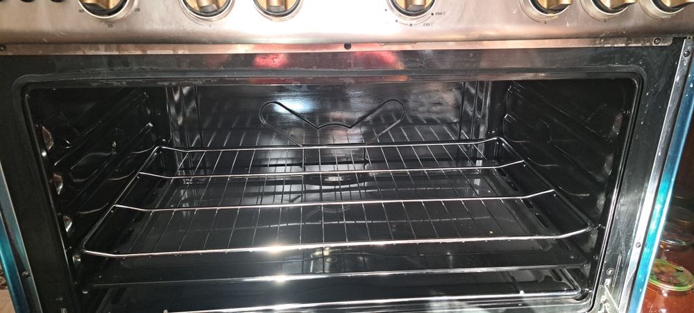 Продам  газовую плиту