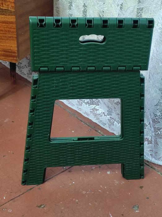 Табурет складной пластиковый