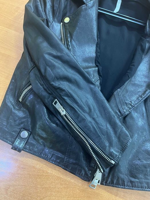 Продам куртку женскую