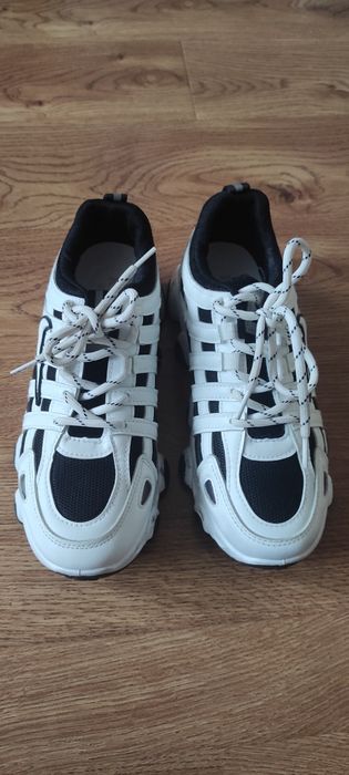 Кроссовки подростковые