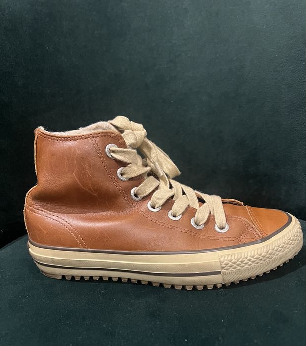 Tenesi din piele ecologica, eleganti, moderni de la Converse, marimea 37