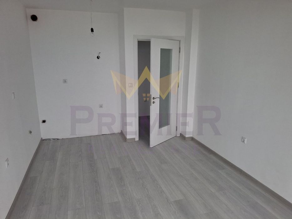Продава се Двустаен апартамент в Поморие - 62 кв.м за 971 €/кв.м - Снимка #2