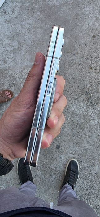Samsung galaxy fold 5