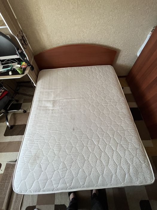 Спальная кровать