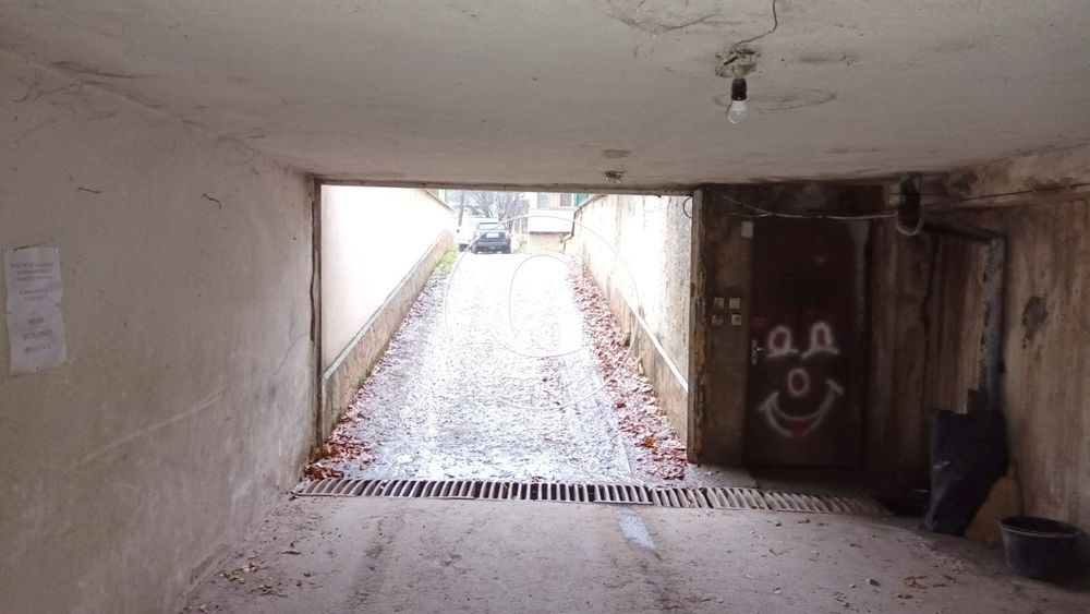 Продава се Гараж / Паркомясто в Перник, Център - 37 кв.м за 744 €/кв.м - Снимка #3