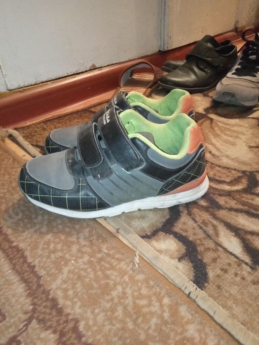 Кроссовки детские размер 31