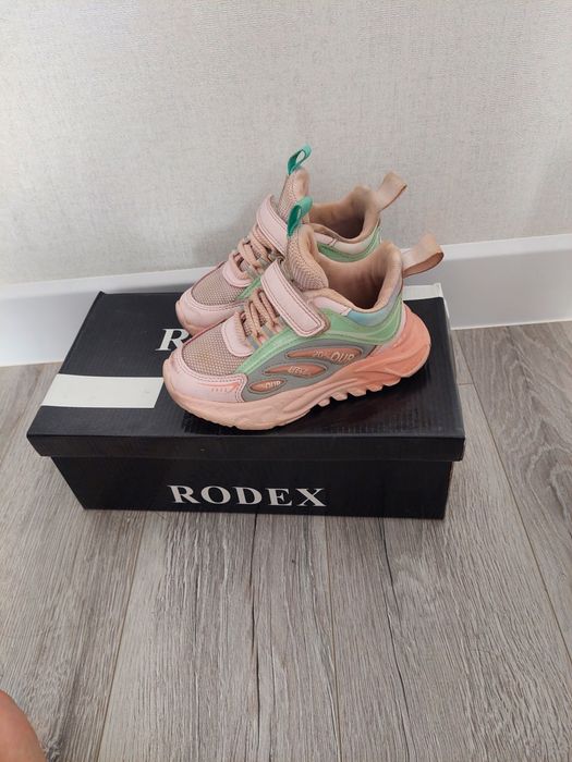 Кроссовки детский