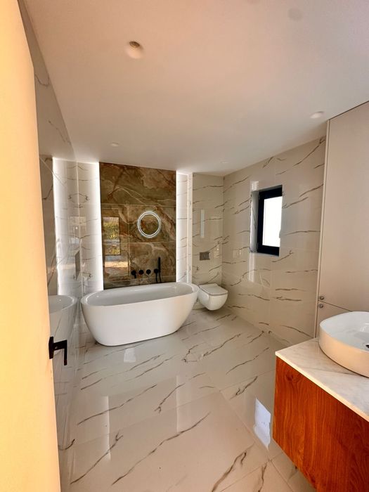 Casa cu Design Deosebit si Vedere Panoramica