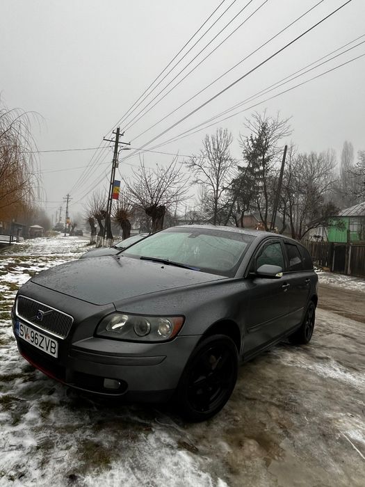 Vând Volvo V 50 .