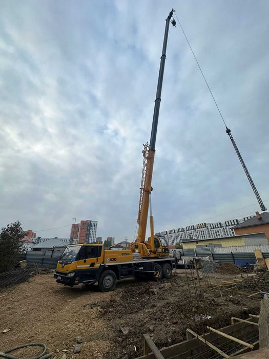 НЕДОРОГО Аренда автокран услуги кран 25 тон Стр 42 метр