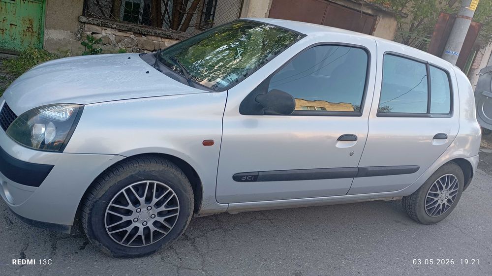 Продавам Рено Клио
