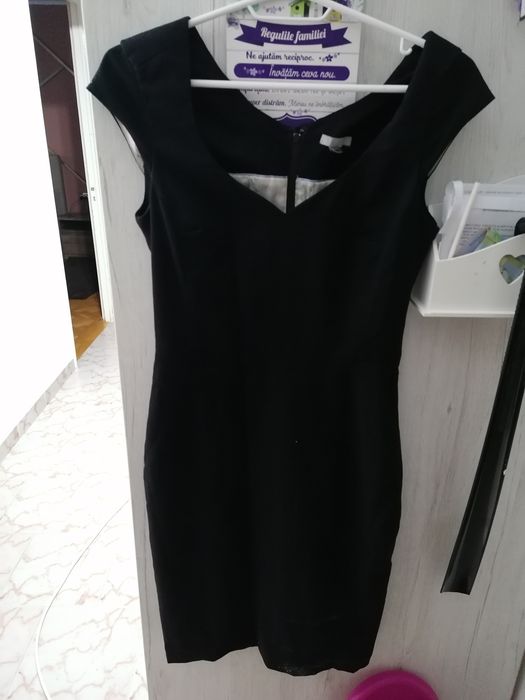 Vând rochite business, elegante ieftine marime M