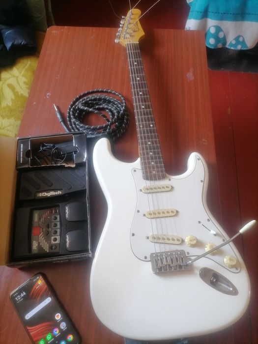 Электрогитара с примочкой