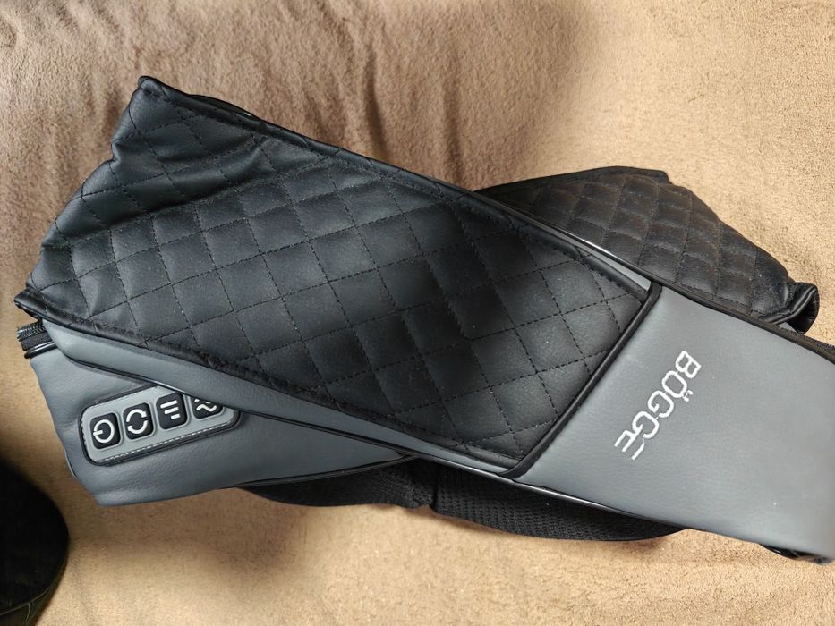 Массажер для шеи bogge с сумкой