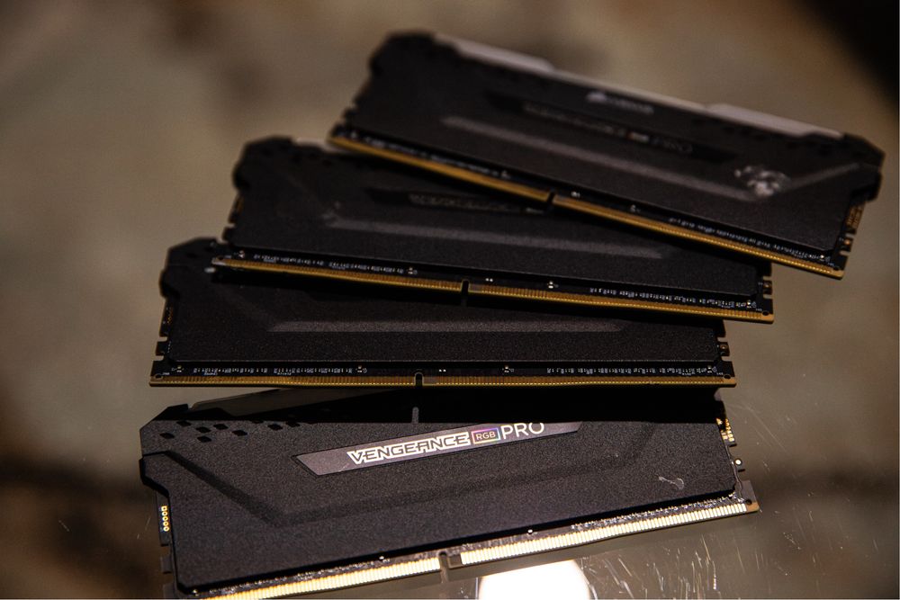 64GB RAM DDR4 Corsair Vengeance RGB 3600MHz + Ryzen 5 3600X + Aorus B450 Pro