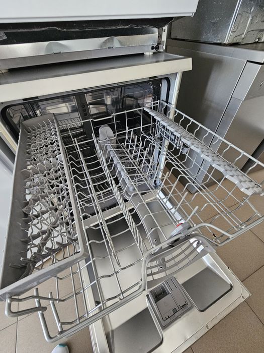 Свободностояща съдомиялна Siemens