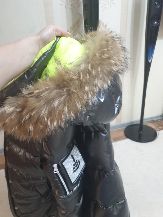 Продам  куртку на девочку