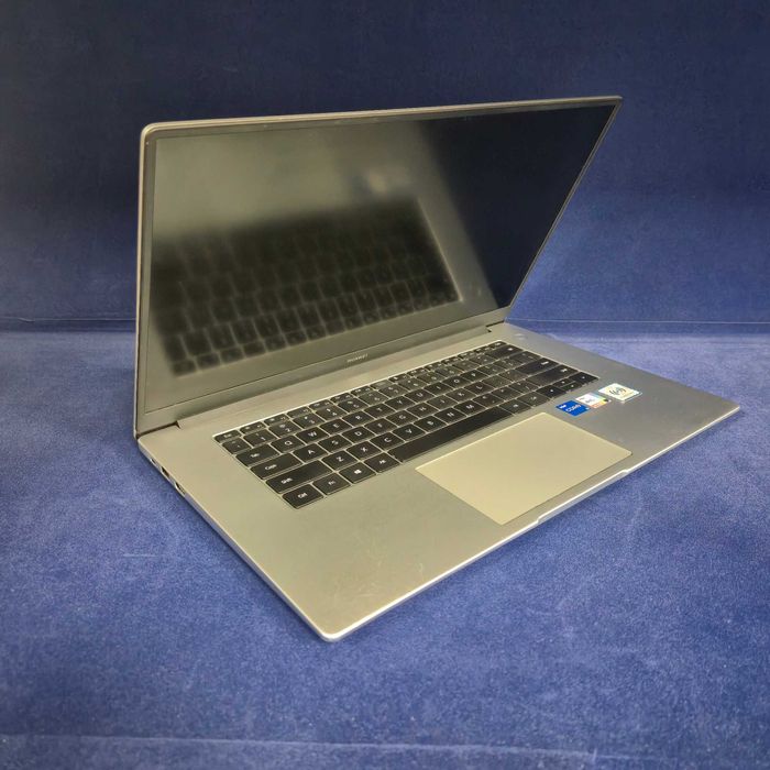 ( B32634.1 / Ag28 Doi Baieti ) Laptop Huawei / Garantie 2 ani !