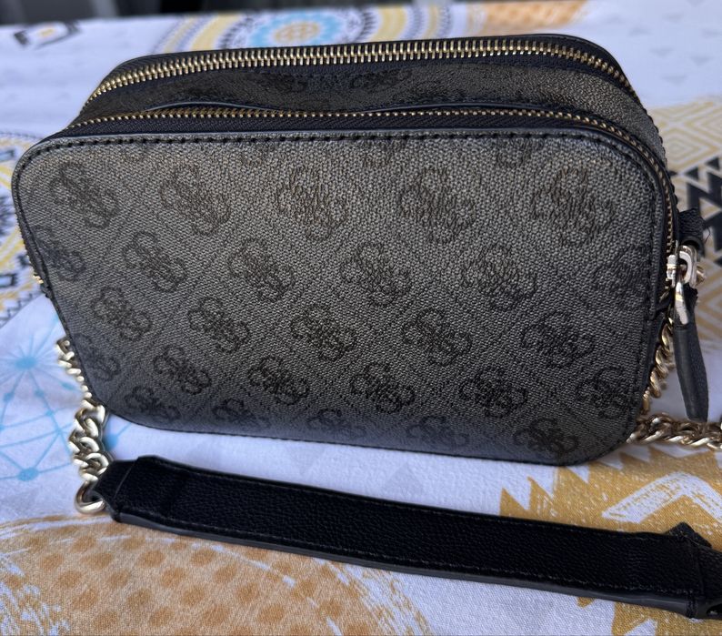 Чанта Guess NOELLE