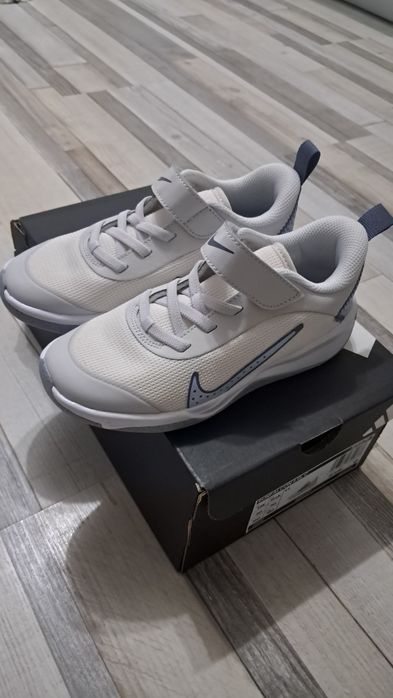 Чисто нови Детски маратонки Nike