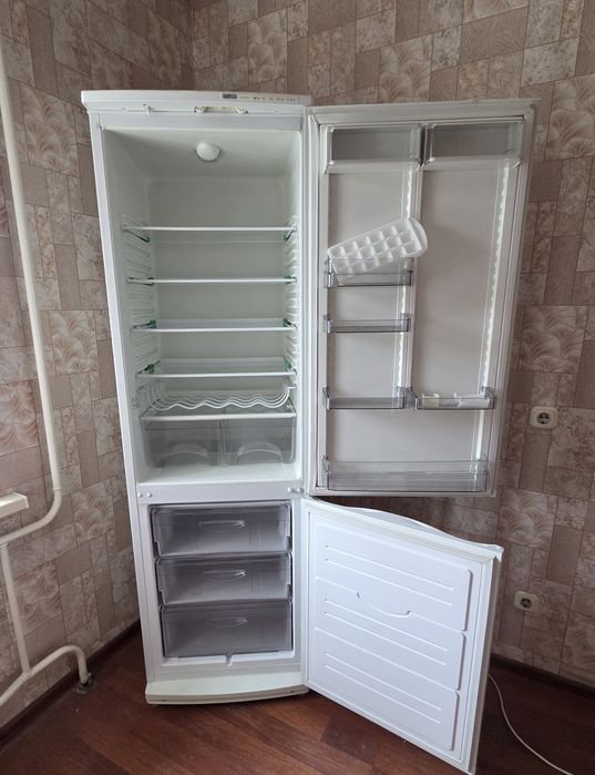 Продам холодильник атлант 65.000