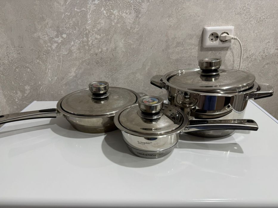 Продам набор кастрюли.