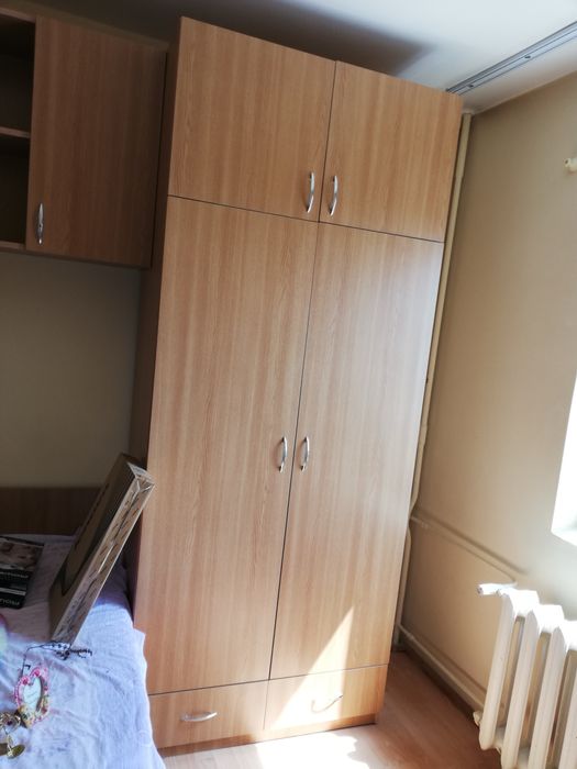 Vand dormitor utilizat, in stare foarte buna