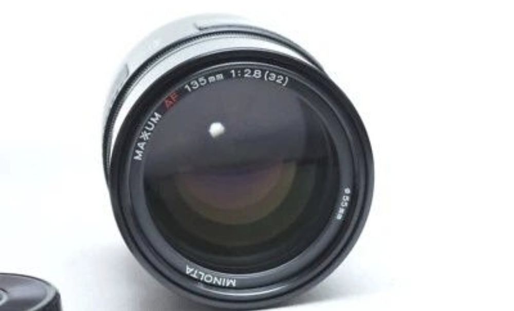 Vand sony a77 cu obiectiv 135mm 2.8 af