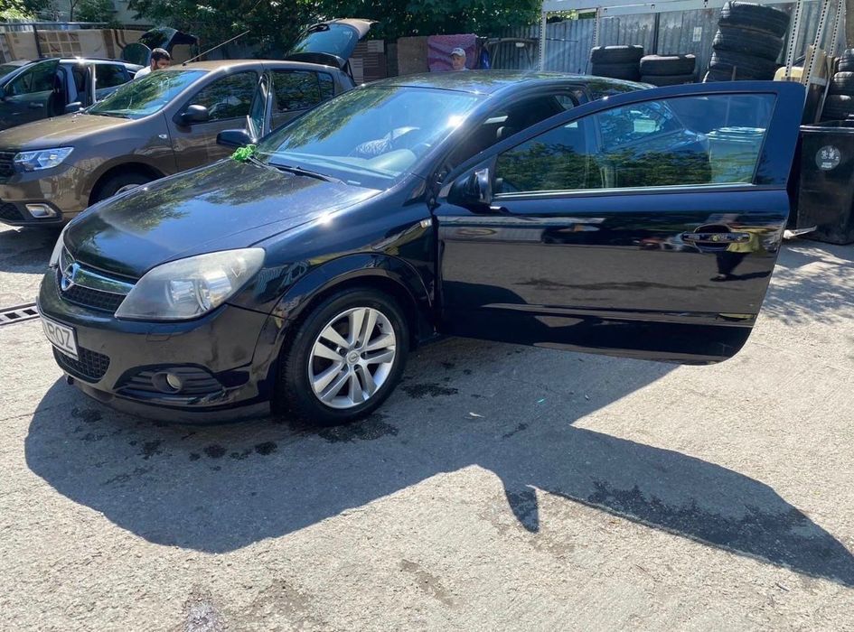 Opel astra Gtc 2010