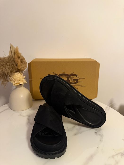 Papuci UGG Cross Full Black 2026
