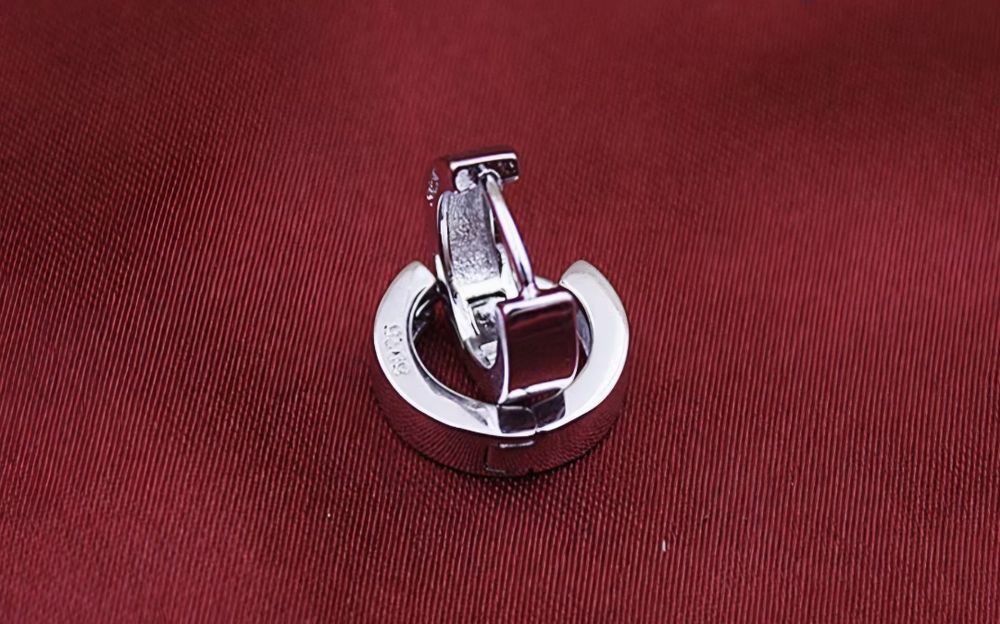 Сребърни халки обици с камъчета