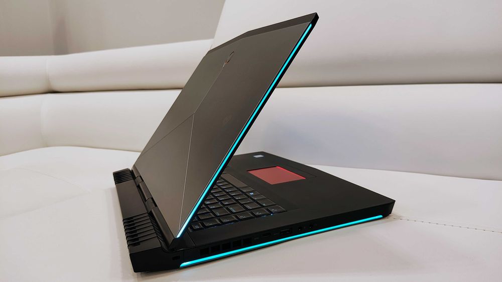 Laptop gaming Alienware ,intel core i7- ,video 8 GB, ram 32 gb, 17, 3"