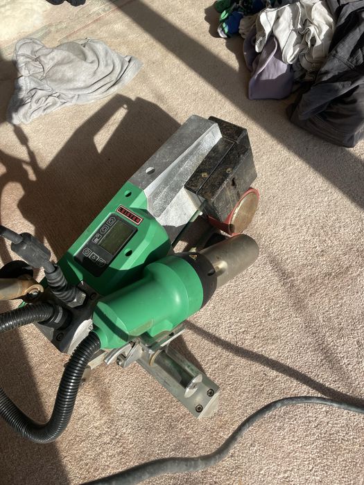 Leister UNIROOF AT 153.599 заваръчен апарат