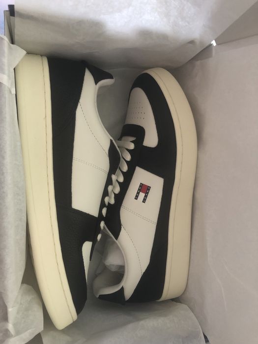 Adidasi tenisi Tommy Hilfiger “The Archive” piele noi in cutie