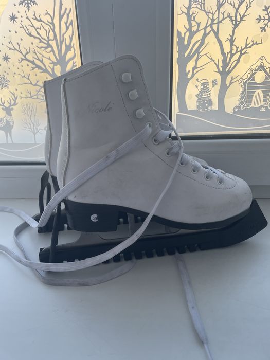 Продам фигурные коньки, 36 рр