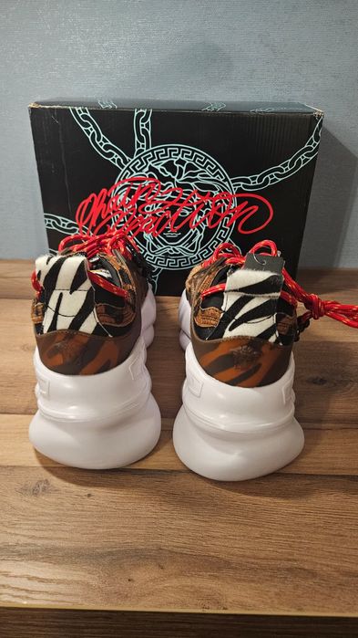 Versace Chain Reaction