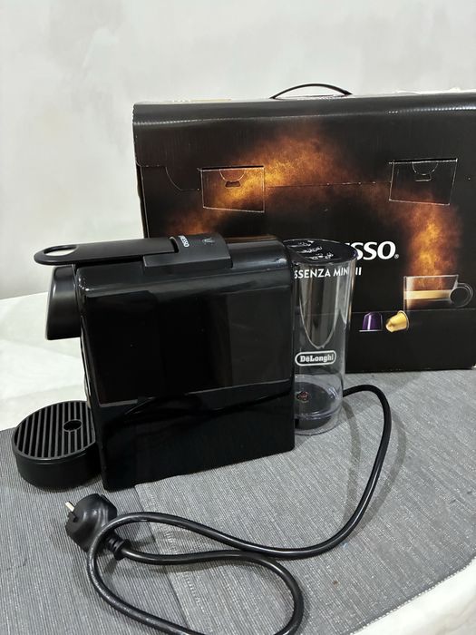 Кофемашина DeLonghi Nespresso mini EN85.B