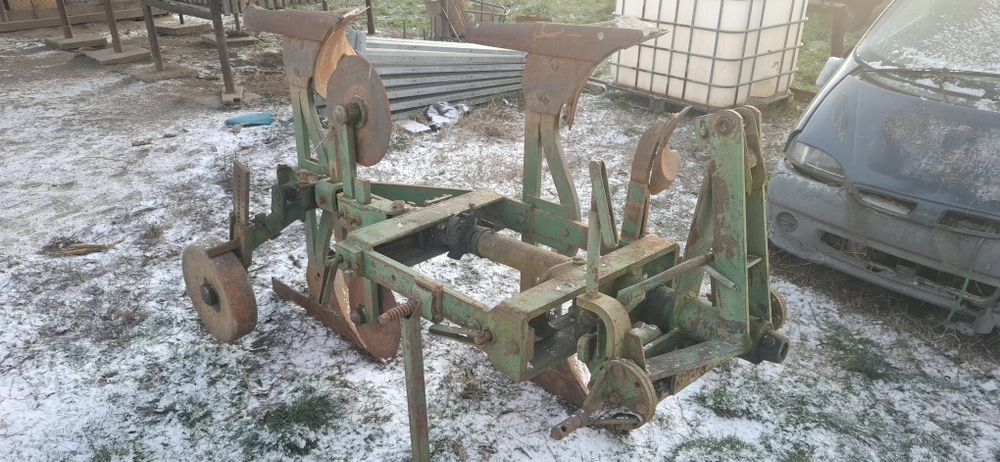 Vând plug gassner reversibil