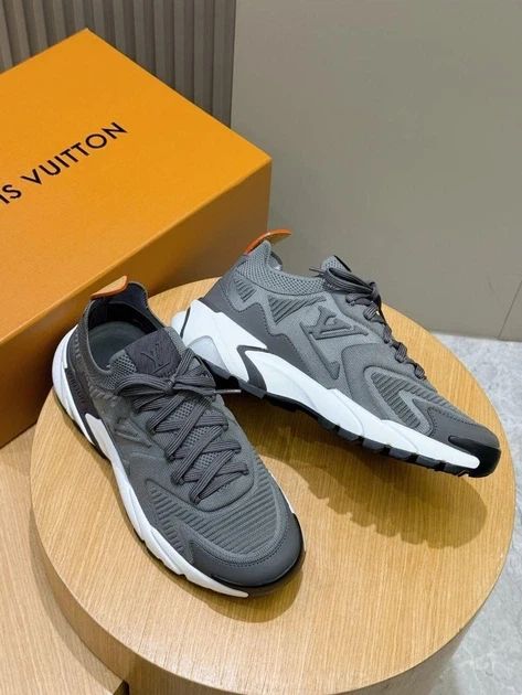 LV Runner Tatic Sneaker Grey