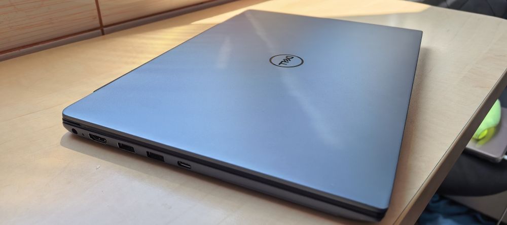 Laptop Dell Vostro_14"FHD IPS__i7-10510U__16GB DDR4__512GB SSD__NVidia MX 250__NOU 10/10