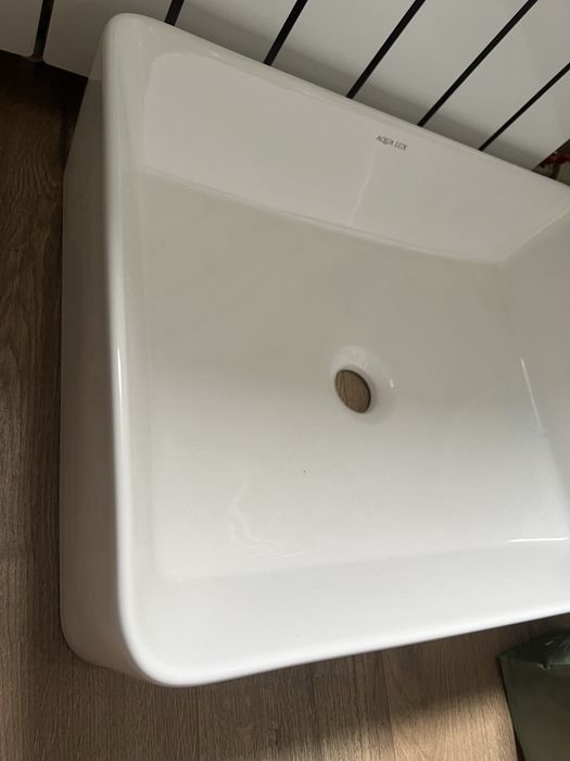 Продам раковину aqua lux керамика