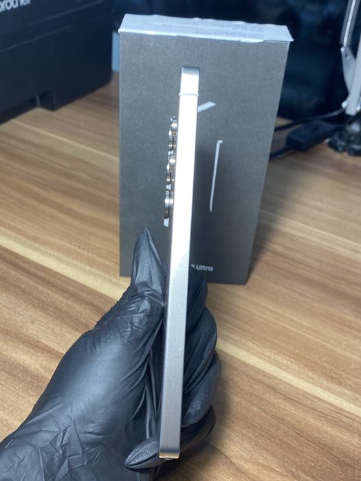 Samsung Galaxy s25 ultra • 256 GB • Titanium Gray