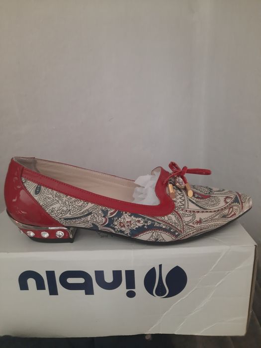 Продам новые туфли